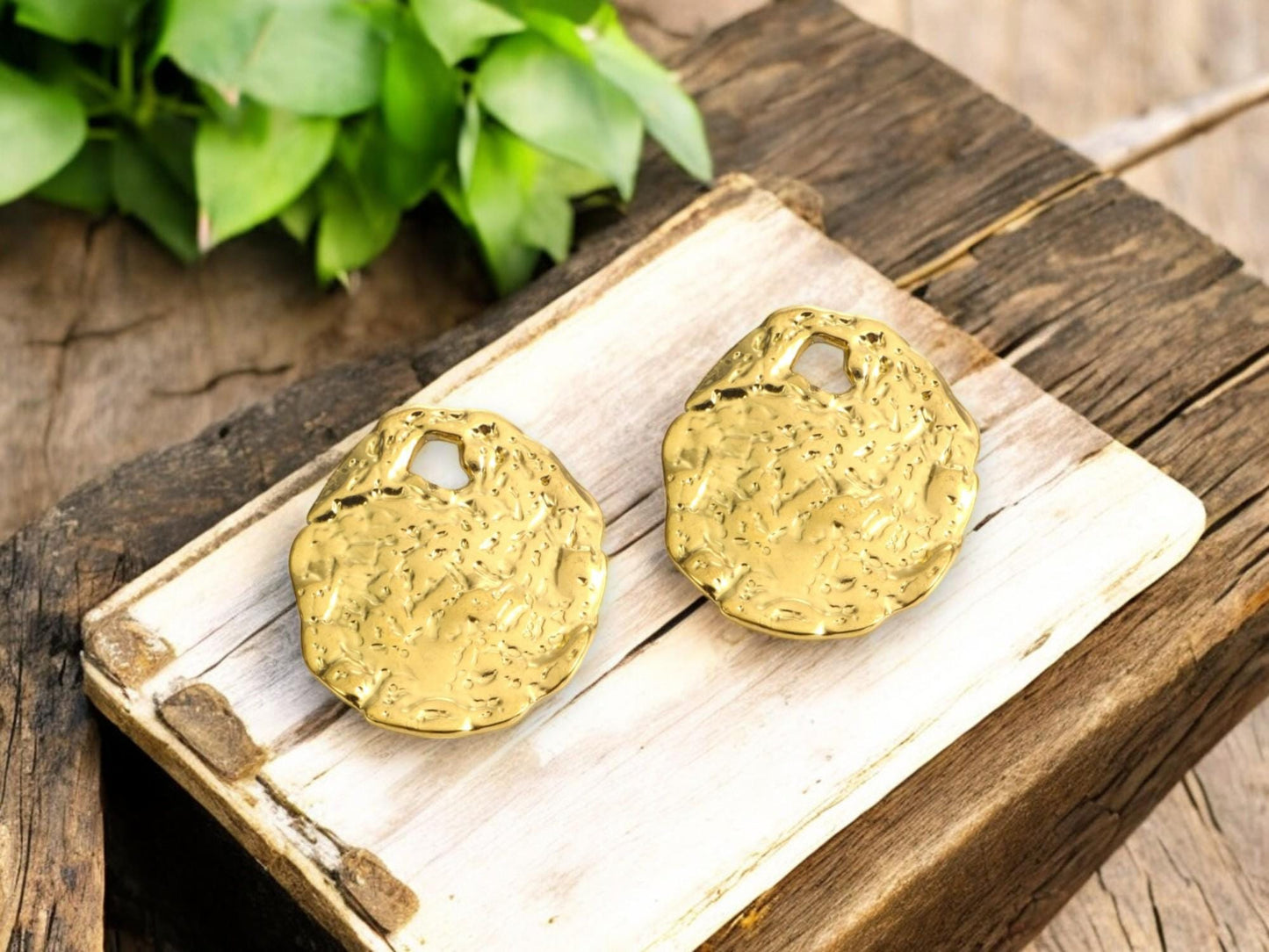 Minimalist Charms - Metal Charms - Hammered Charms - Stainless Steel Charms - Gold Charms - 2pcs - 35x30mm - (A302)