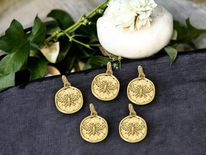 Bee Charms - Metal Charms - Gold Charms - Small Charms - Charm Tags - 5pcs - 17x12mm