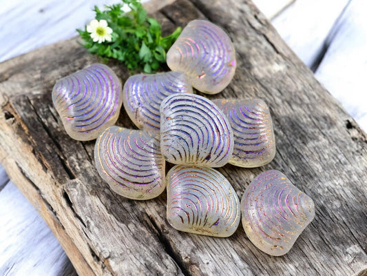*8* 15x18mm Milky Crystal Sliperit Sea Shell Beads