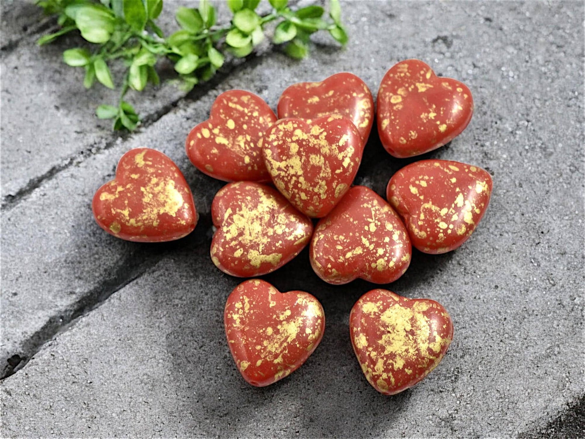 Red Heart Beads - Czech Glass Beads - Czech Glass Heart - 14mm - 10pcs - (1999)
