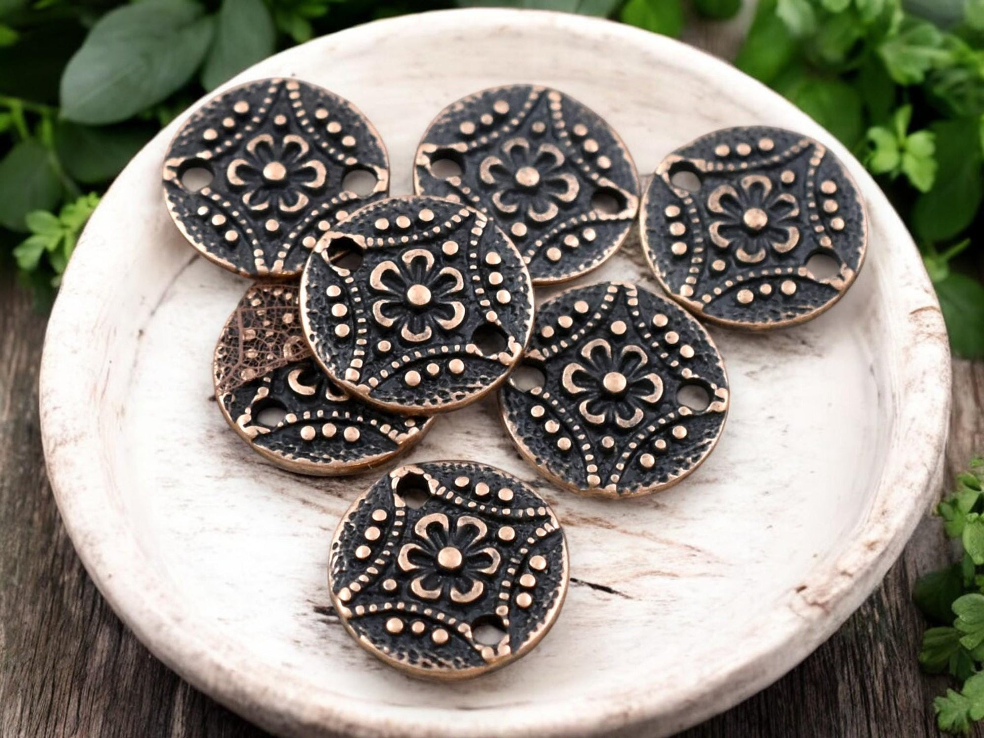 *50* 11mm Antique Copper Round Floral Connectors