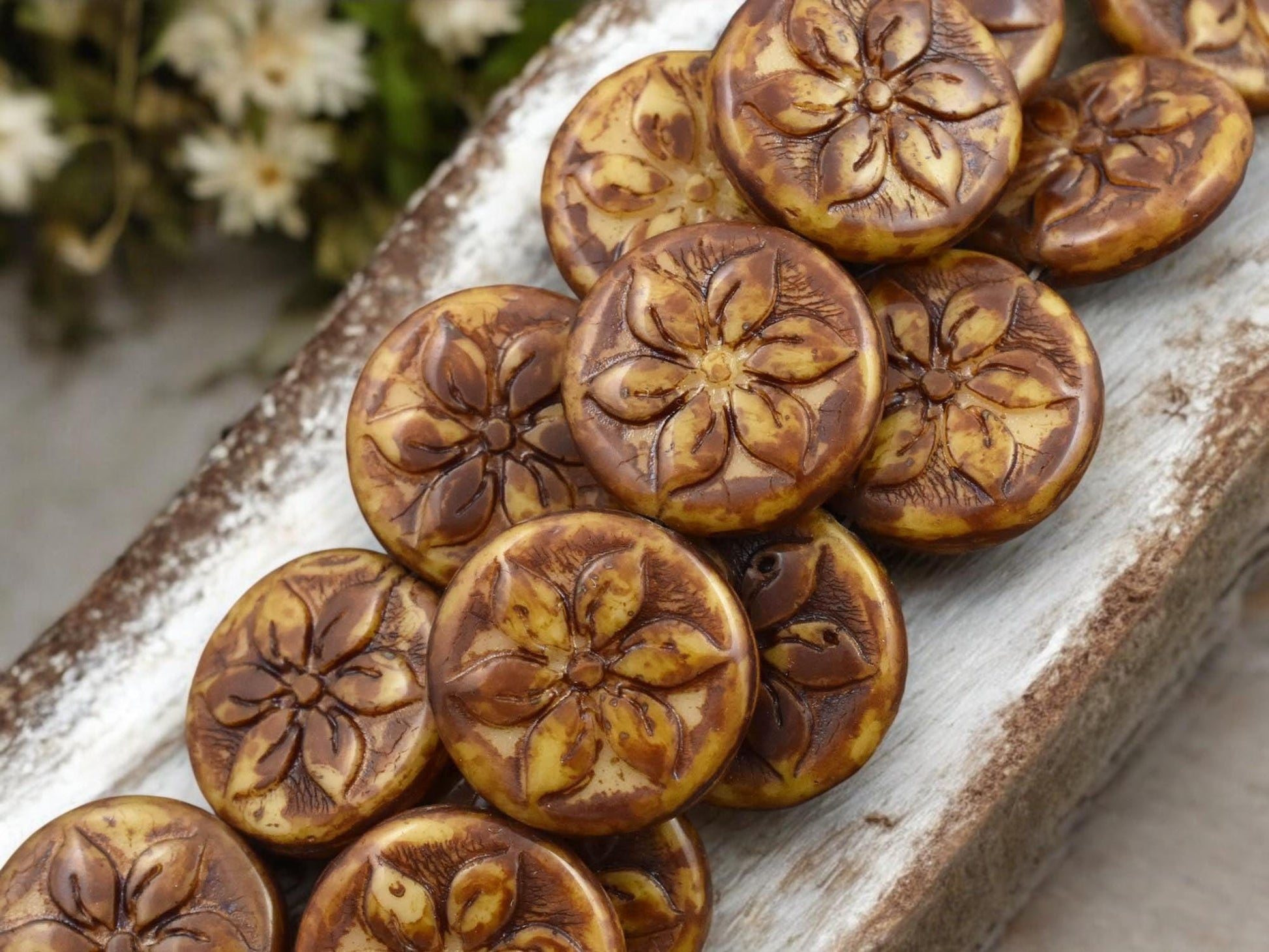 *5* 18mm Alabaster Picasso Floral Coin Beads