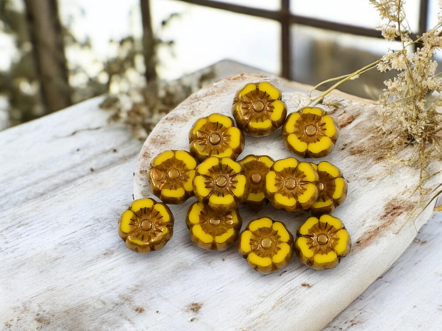 Czech Glass Beads - Floral Beads - Picasso Beads - Czech Glass Flowers - 7mm Hawaiian Flower Beads - 12pcs - (2855)