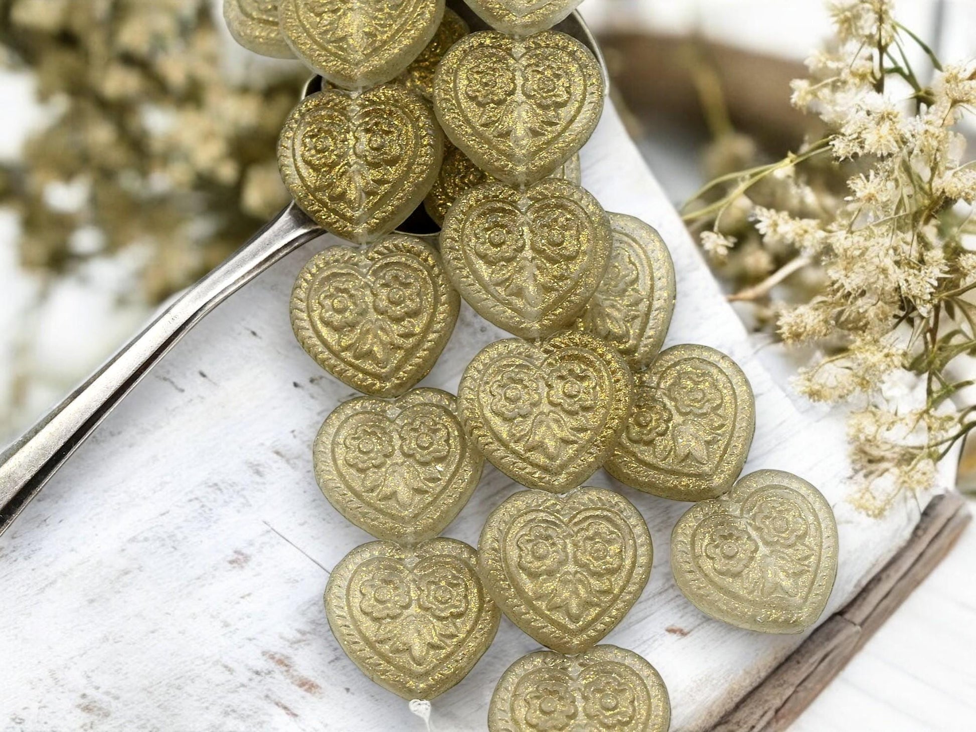 Heart Beads - Czech Glass Beads - Gold Beads - Floral Beads - 17mm - 6pcs - (2416)