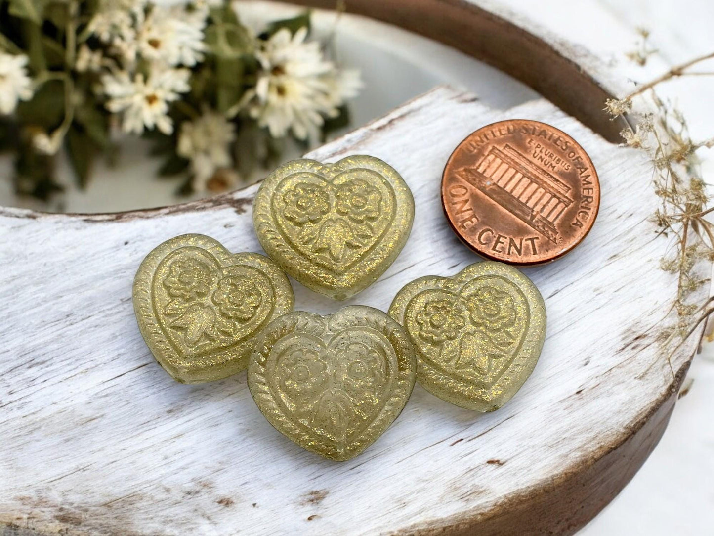 Heart Beads - Czech Glass Beads - Gold Beads - Floral Beads - 17mm - 6pcs - (2416)