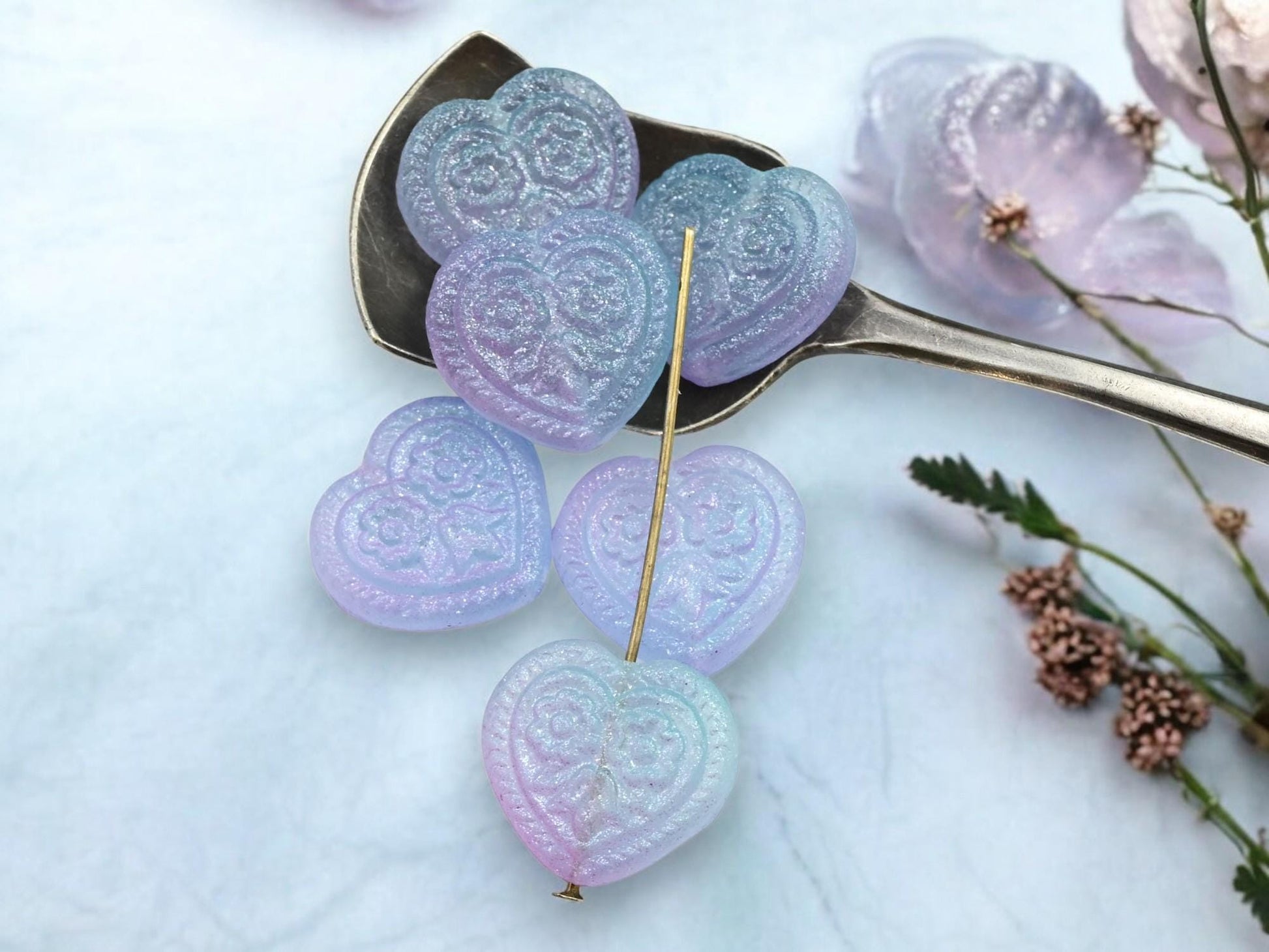 Heart Beads - Czech Glass Beads - Gold Beads - Floral Beads - 17mm - 6pcs - (3725)