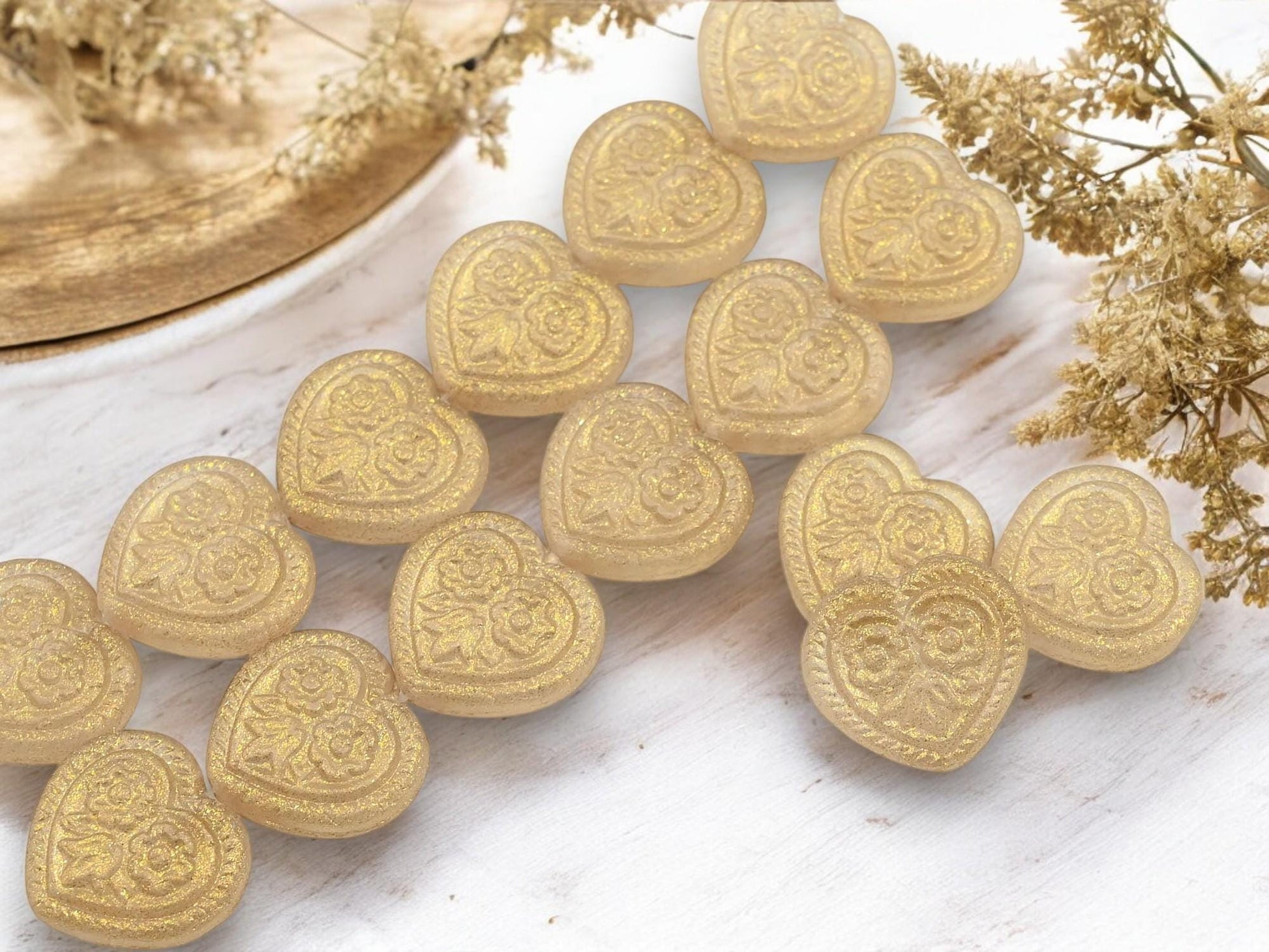 Heart Beads - Czech Glass Beads - Gold Beads - Floral Beads - 17mm - 6pcs - (3189)