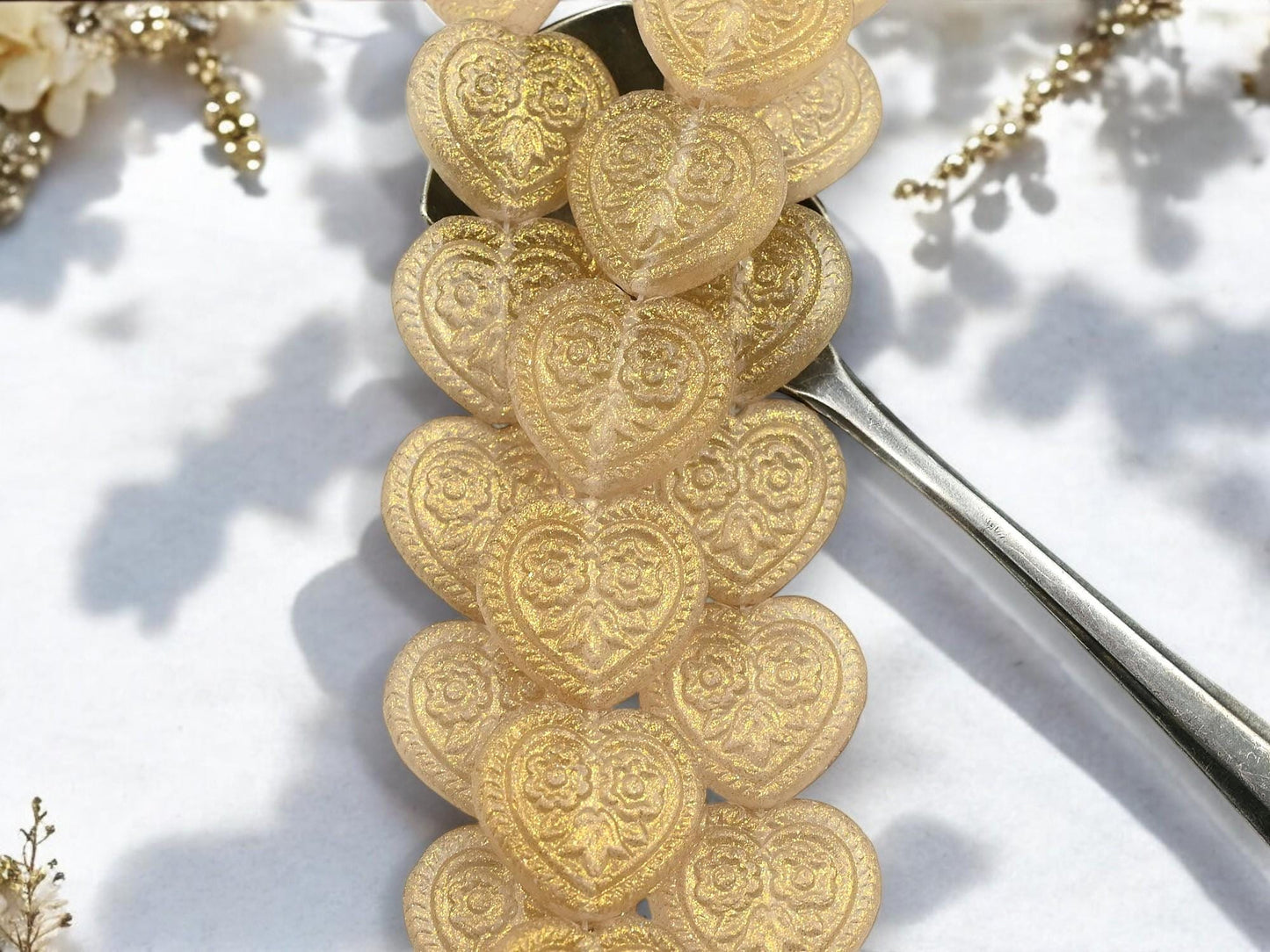 Heart Beads - Czech Glass Beads - Gold Beads - Floral Beads - 17mm - 6pcs - (3189)