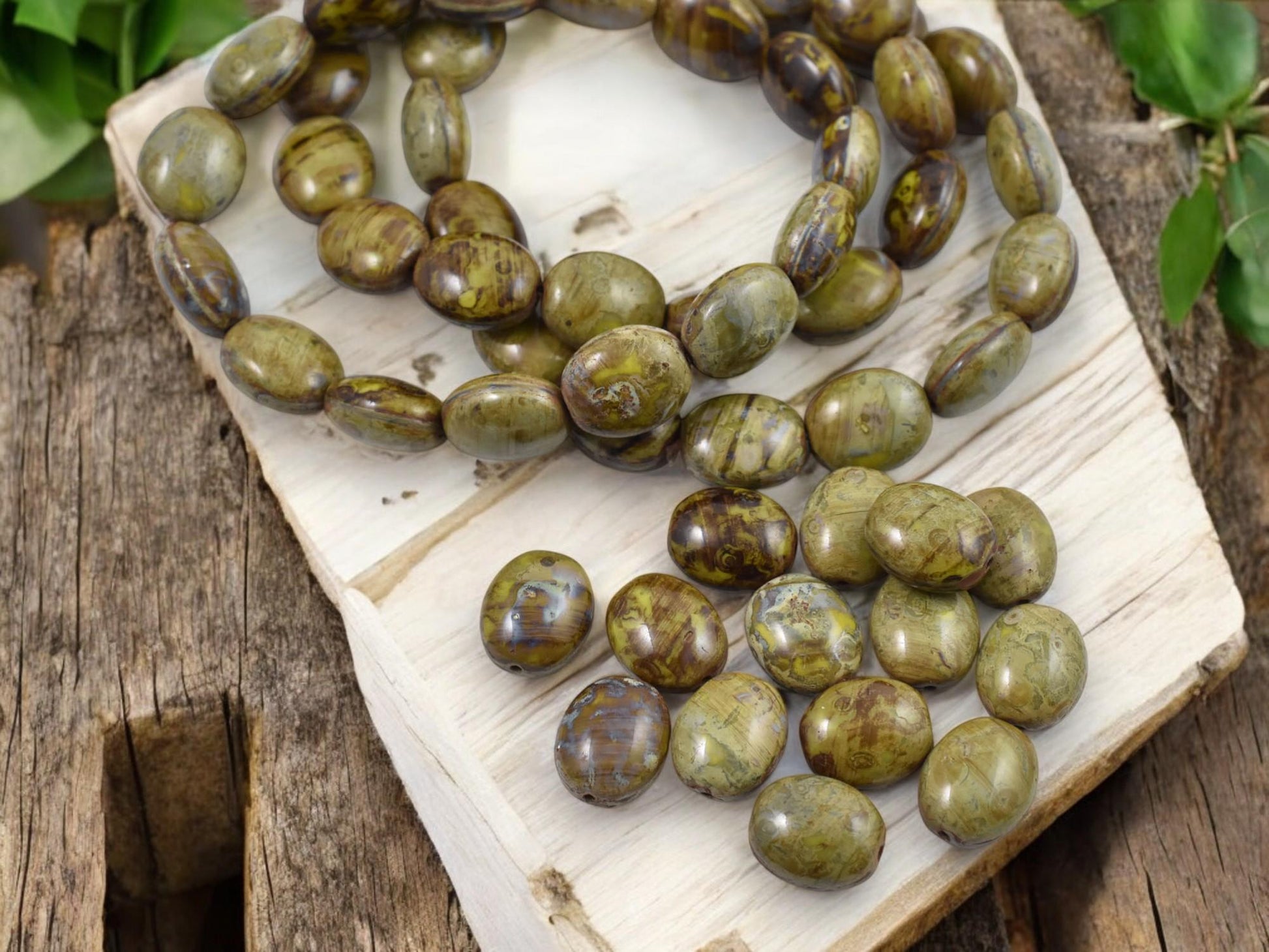 Picasso Beads - Czech Glass Beads - Oval Beads - Vintage Czech Beads - 10x12mm - 15pcs - (3234)