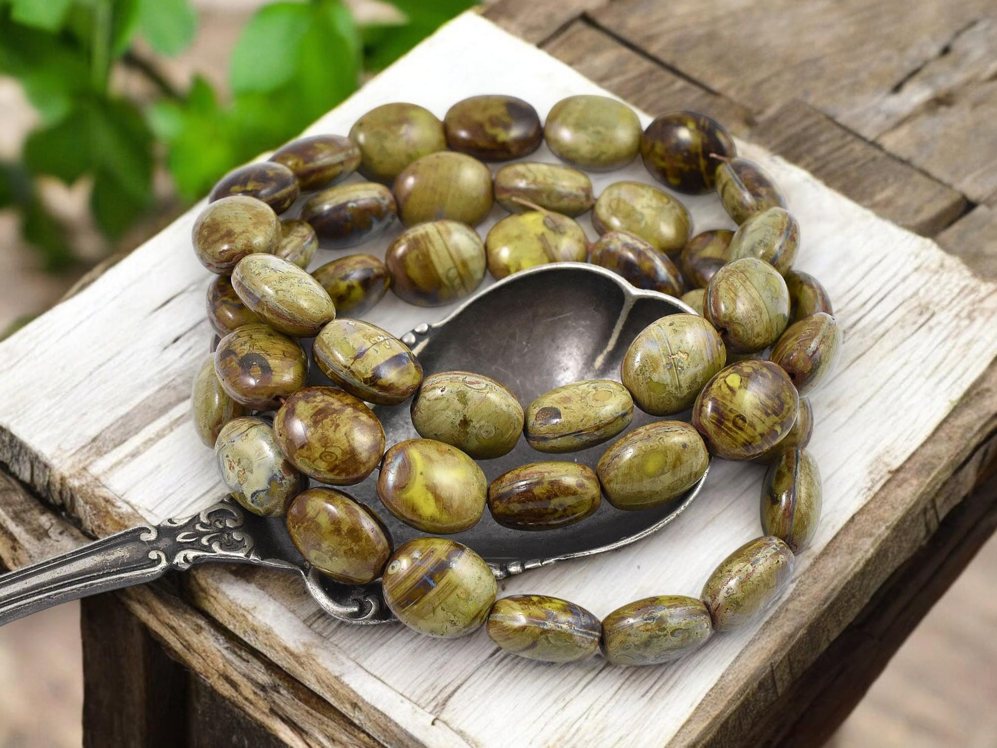 Picasso Beads - Czech Glass Beads - Oval Beads - Vintage Czech Beads - 10x12mm - 15pcs - (3234)