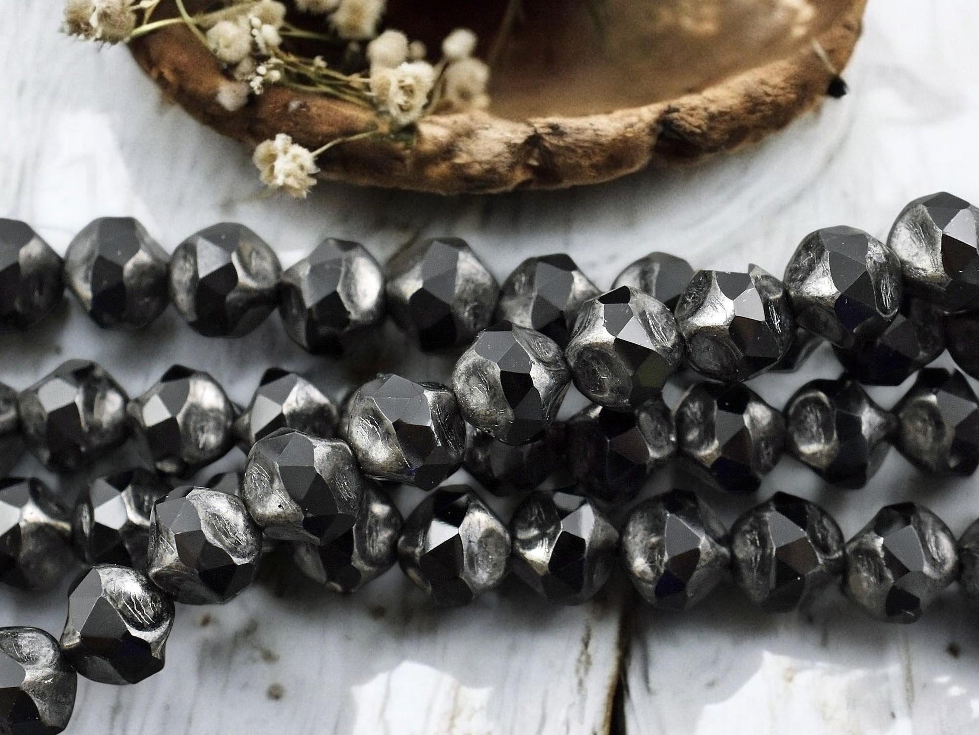 *15* 8mm Silver Washed Jet Black Central Cut Round Beads