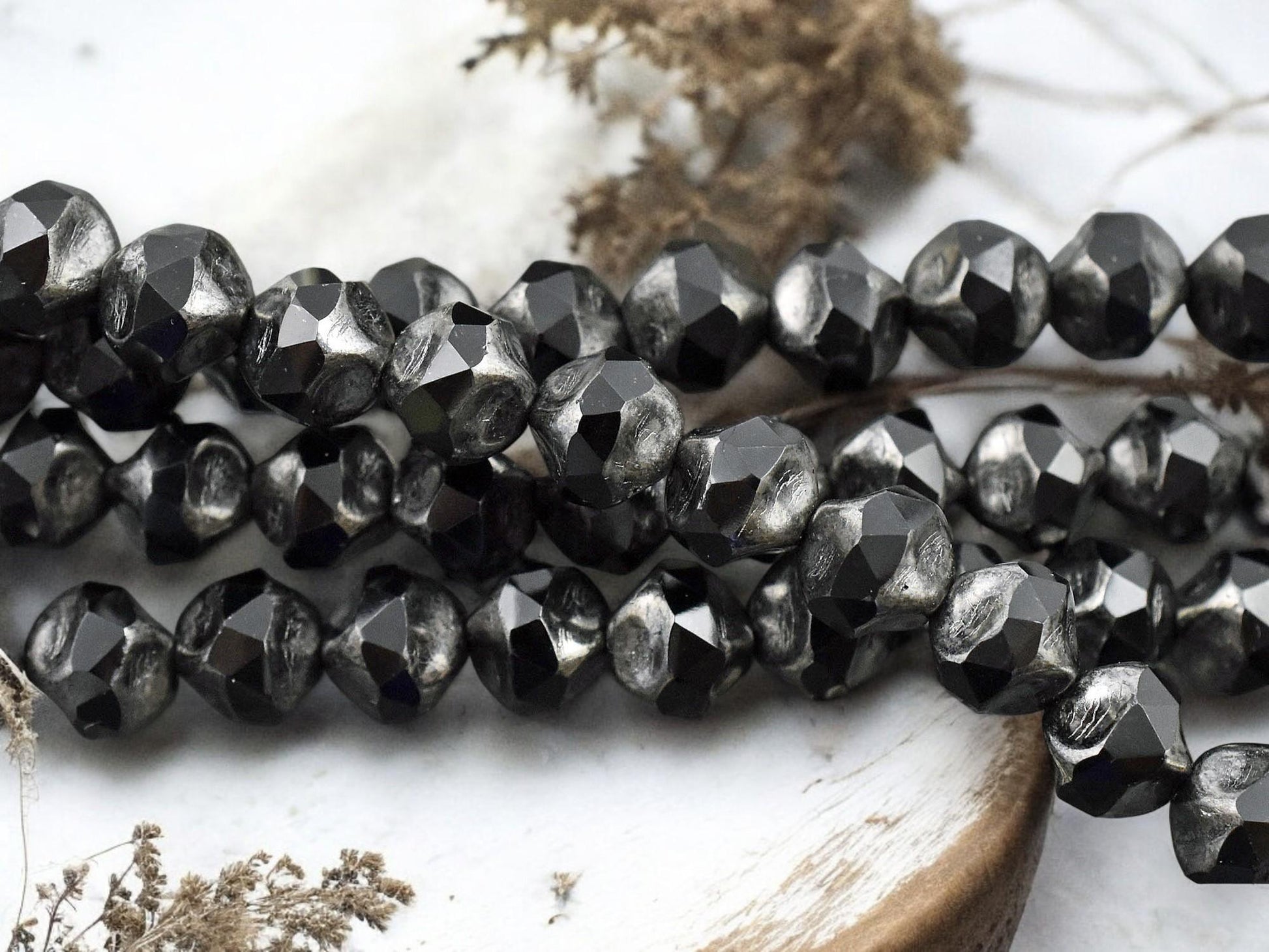 *15* 8mm Silver Washed Jet Black Central Cut Round Beads