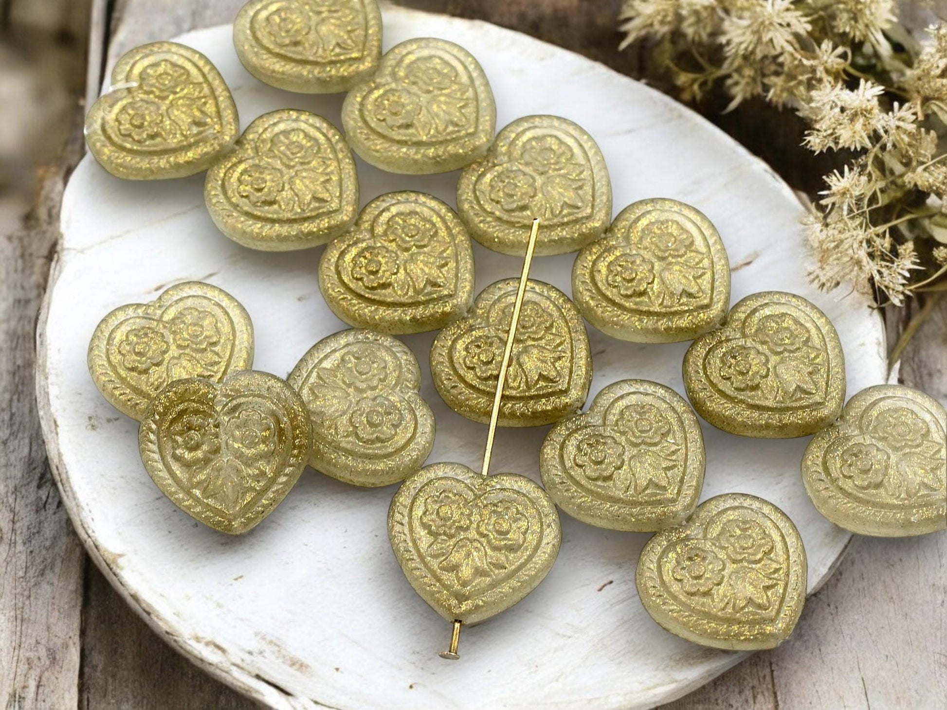 Heart Beads - Czech Glass Beads - Gold Beads - Floral Beads - 17mm - 6pcs - (2416)