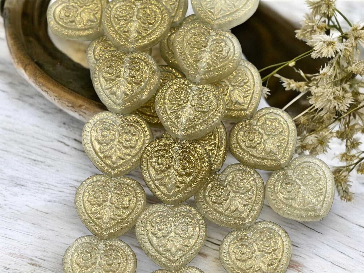 Heart Beads - Czech Glass Beads - Gold Beads - Floral Beads - 17mm - 6pcs - (2416)