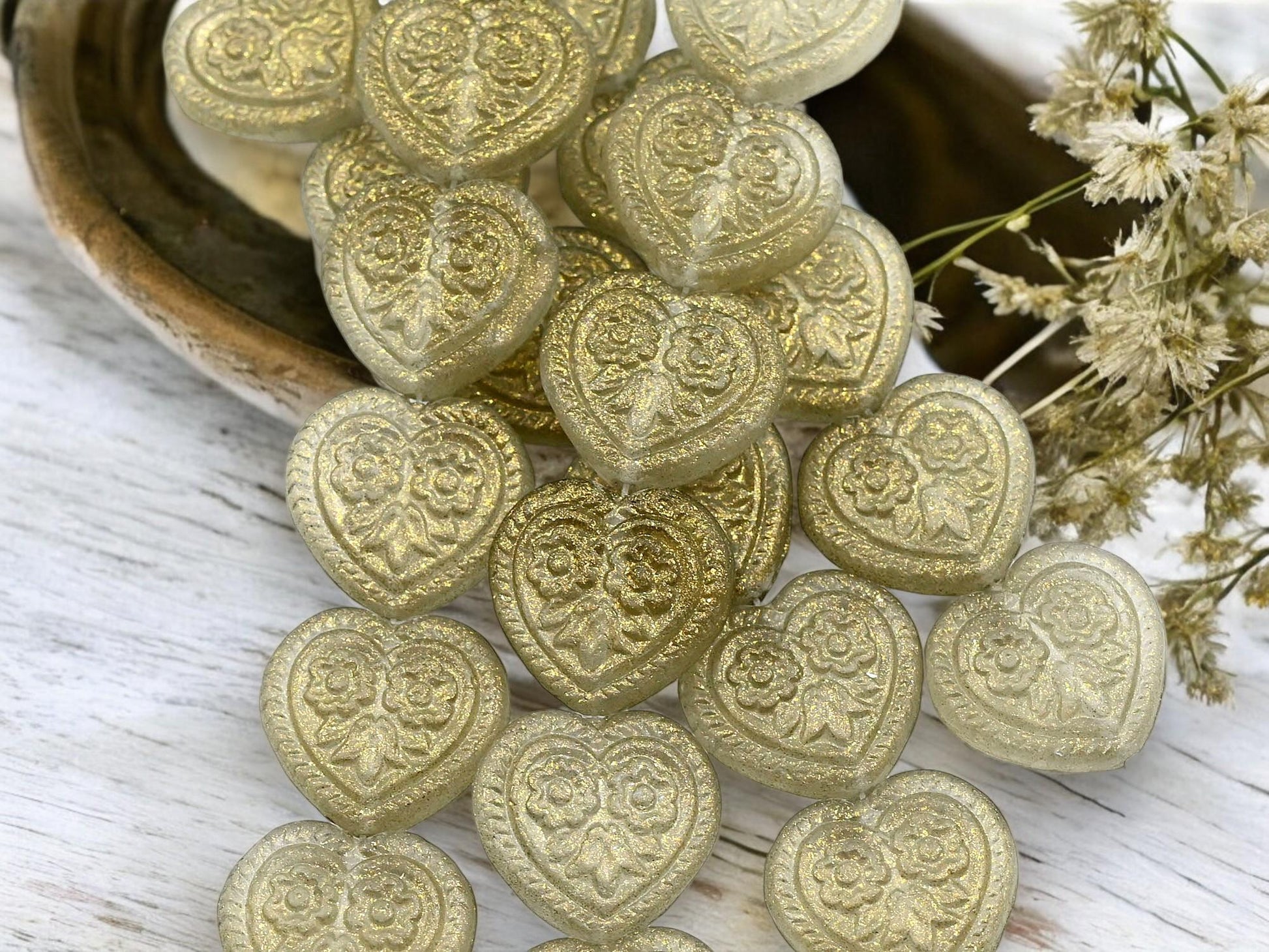 Heart Beads - Czech Glass Beads - Gold Beads - Floral Beads - 17mm - 6pcs - (2416)