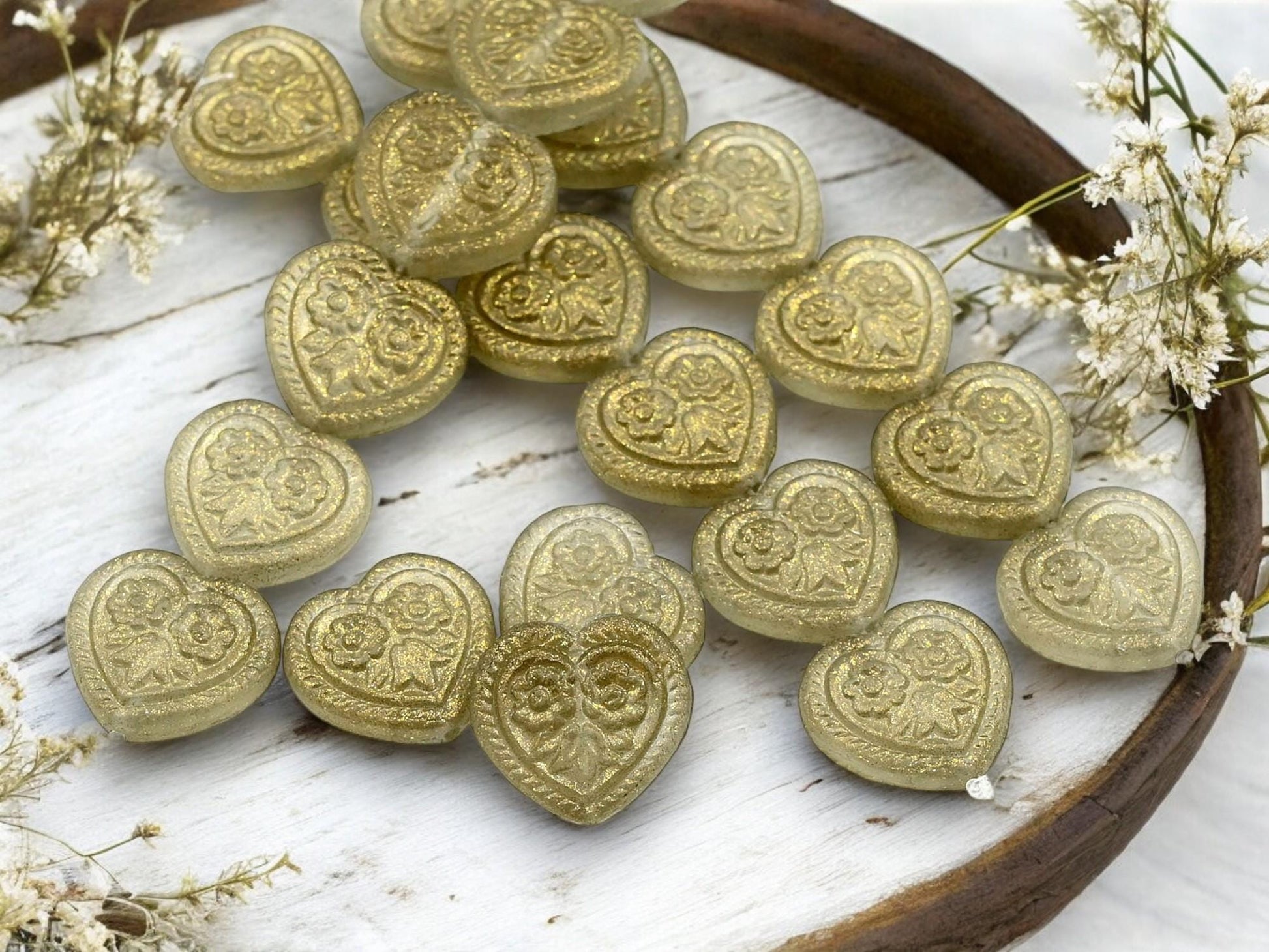 Heart Beads - Czech Glass Beads - Gold Beads - Floral Beads - 17mm - 6pcs - (2416)