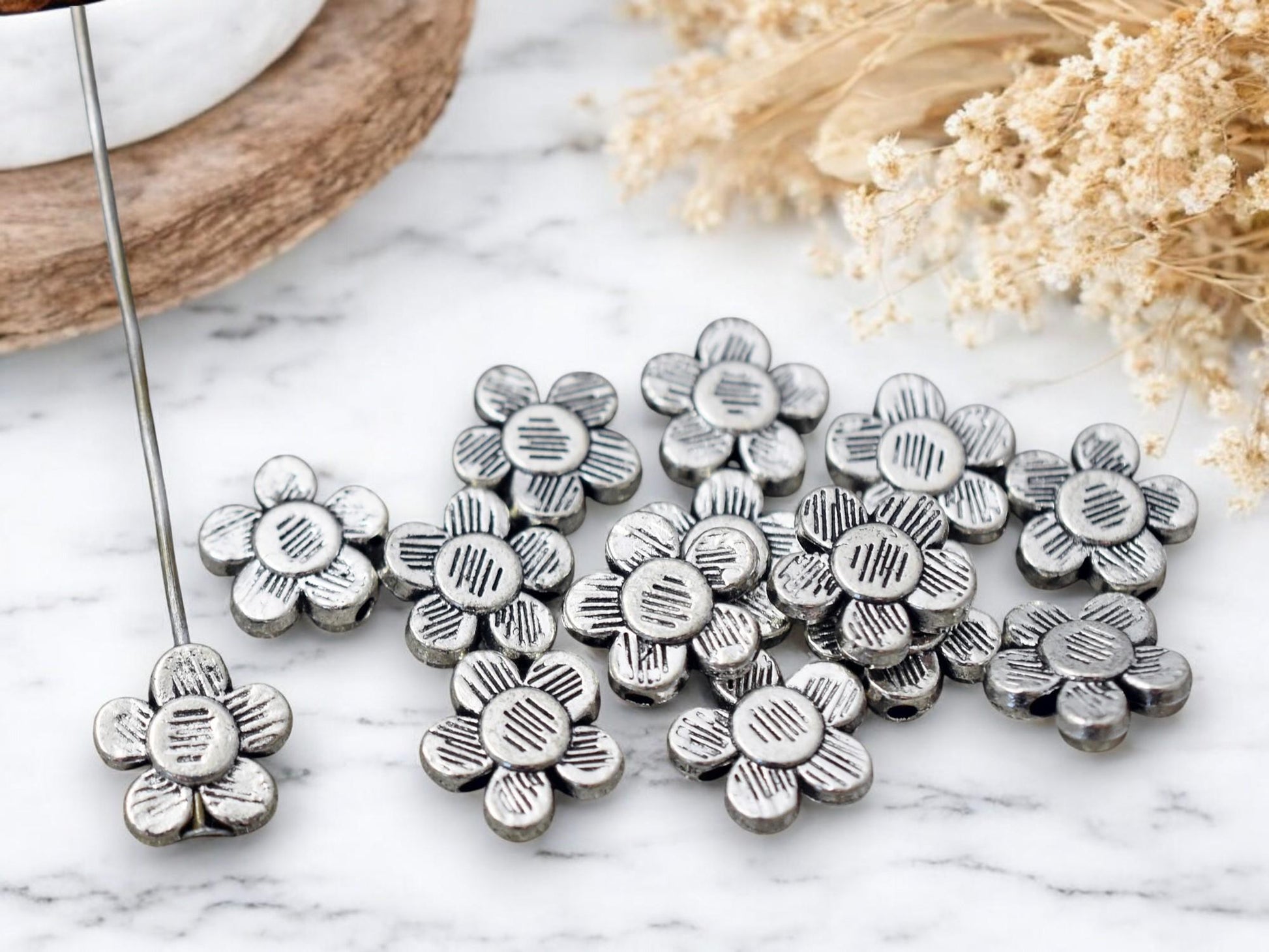 *50* 10mm Antique Silver Daisy Flower Spacer Beads