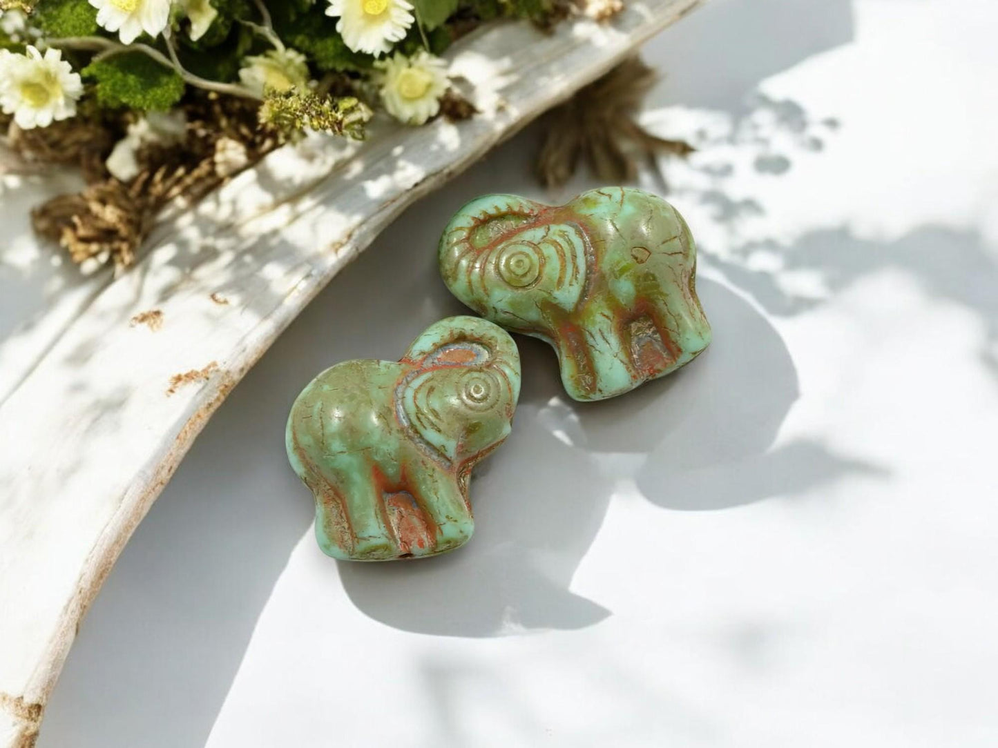 Picasso Beads - Elephant Beads - Czech Glass Beads - Elephant Pendant - Lucky Elephant - Elephant Charm - 21x20mm - 4pcs - (A114)