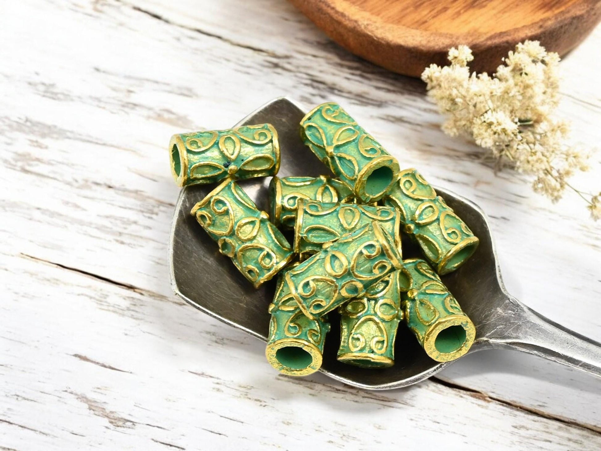 Metal Beads - Patina Beads - Gold Beads - Tube Beads - Spacer Beads - Metal Spacers - 11x6mm - 30pcs - (4054)