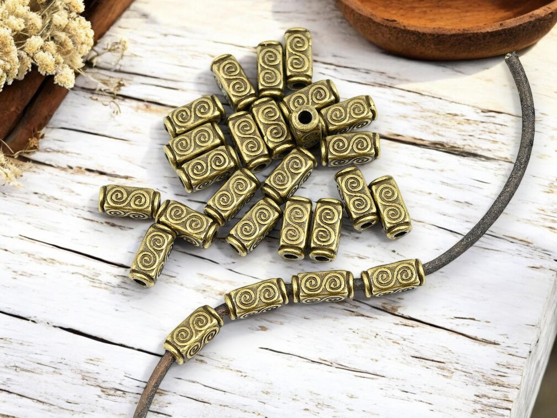 Metal Beads - Bronze Beads - Tube Beads - Spacer Beads - Metal Spacers - 11x5mm - 50pcs - (B109)