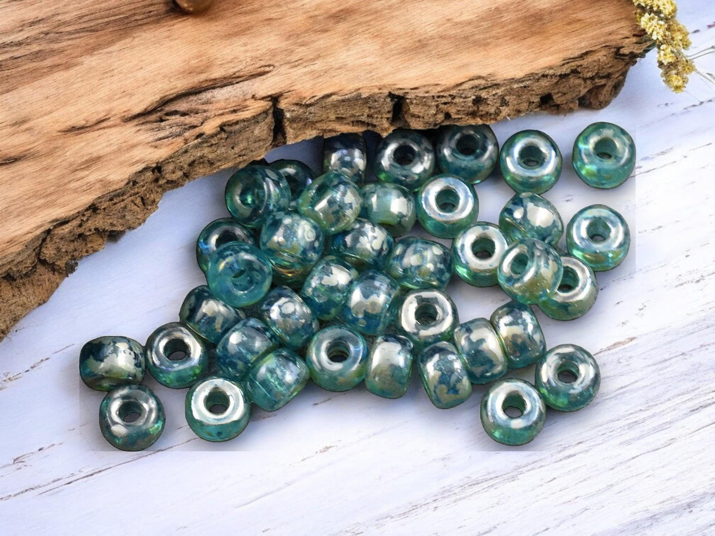 20g Aqua Rembrandt 2/0 Matubo Beads