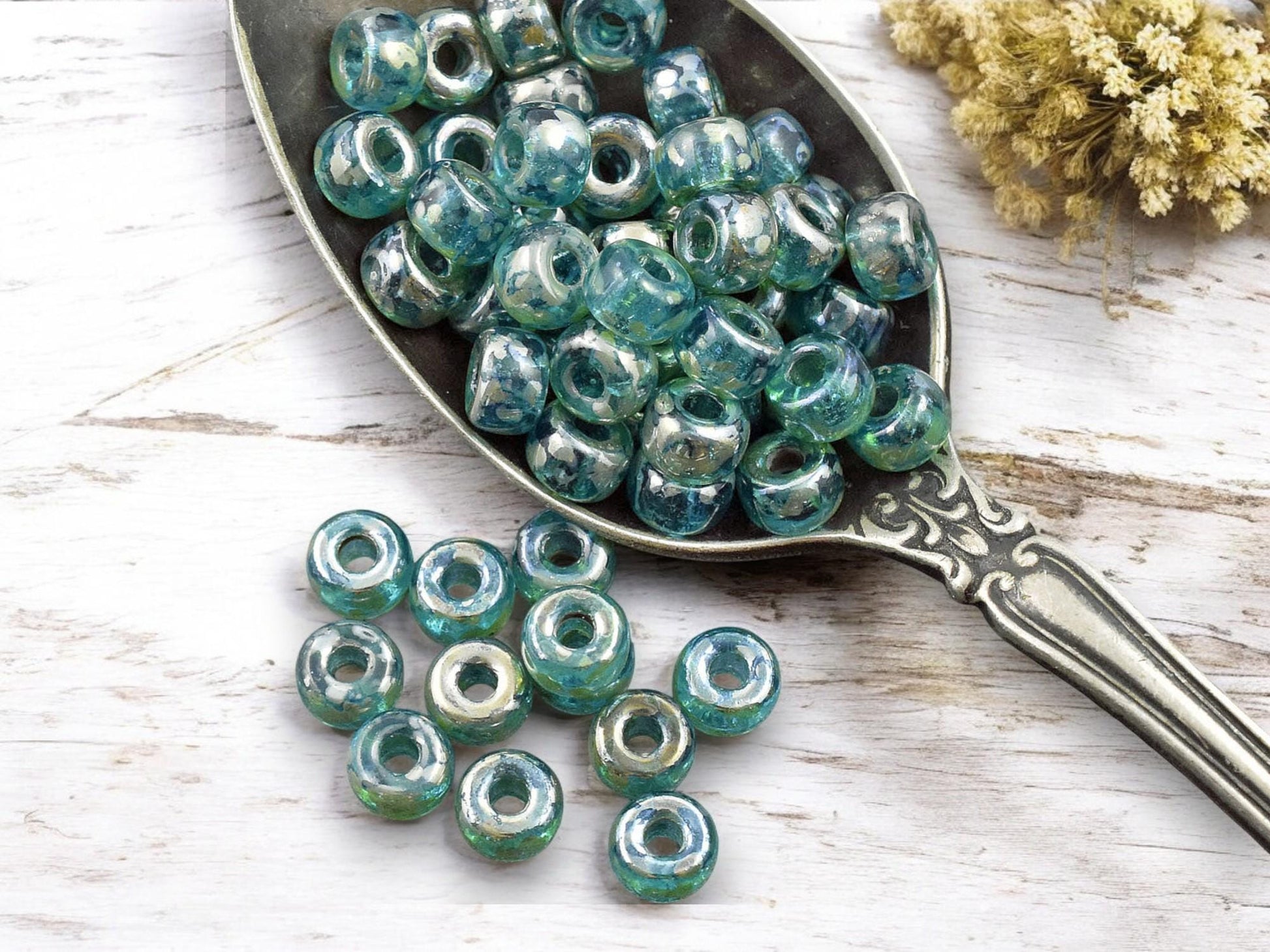 20g Aqua Rembrandt 2/0 Matubo Beads