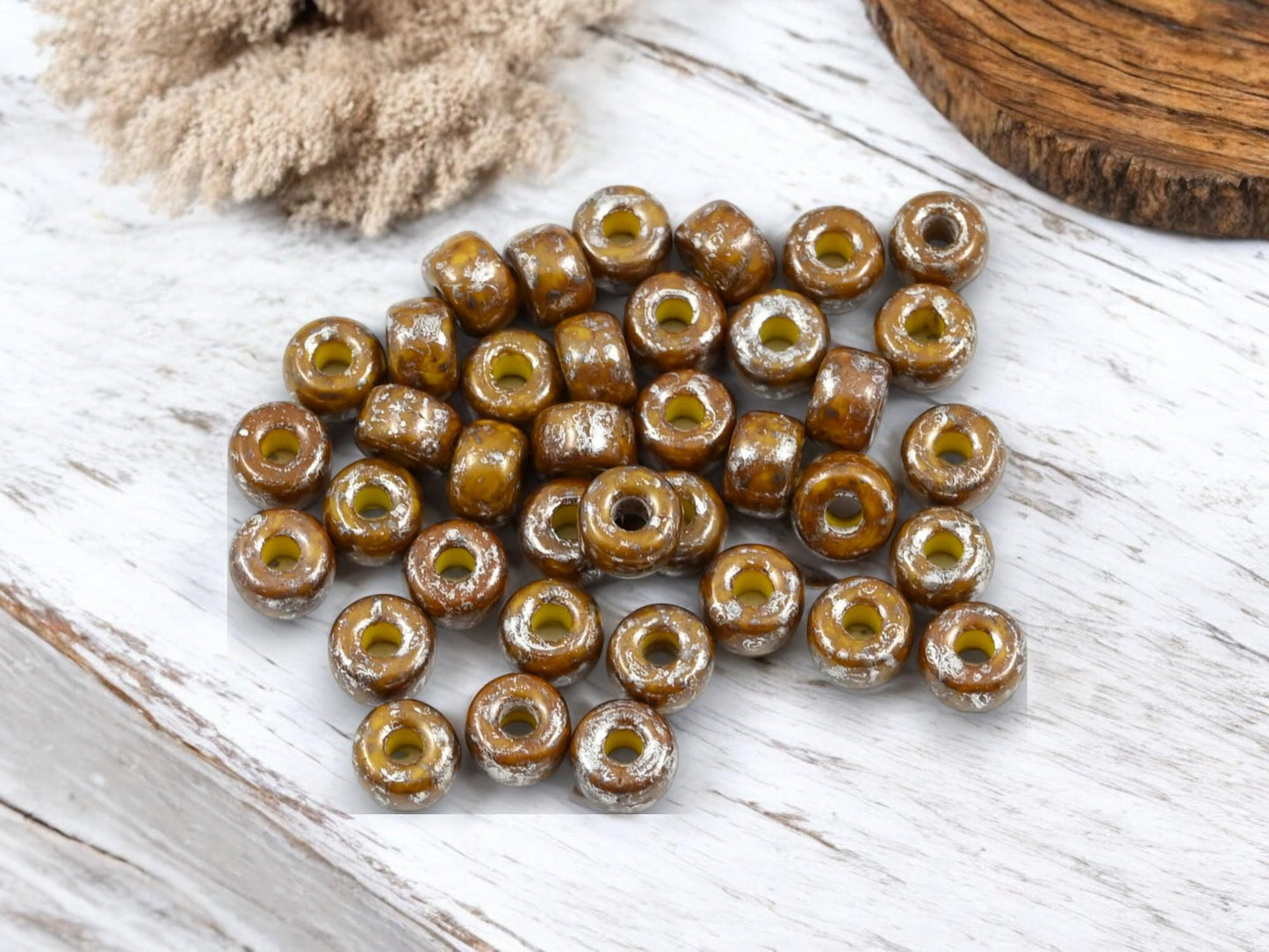 20g Lemon Rembrandt 2/0 Matubo Beads