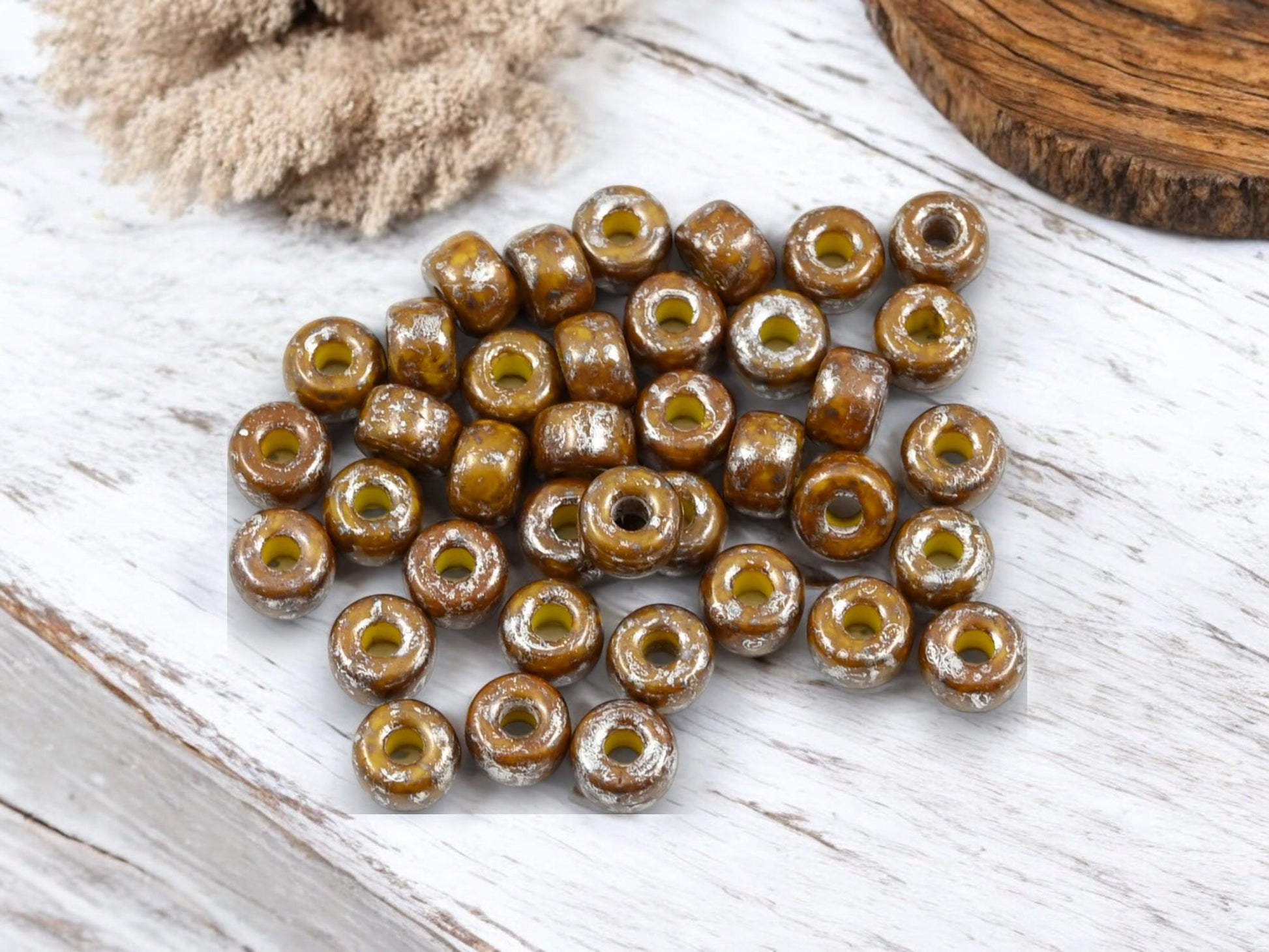 20g Lemon Rembrandt 2/0 Matubo Beads