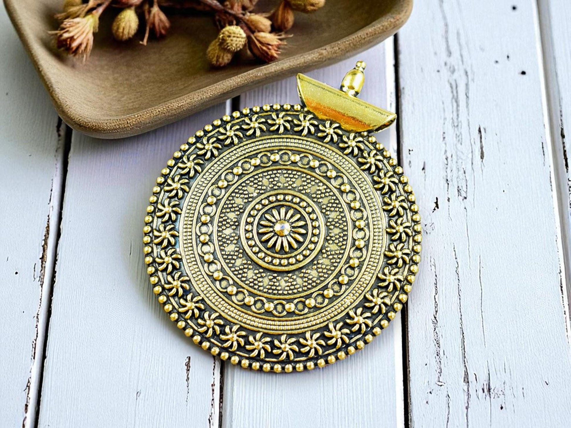 79x64mm Antique Gold Medallion Pendant