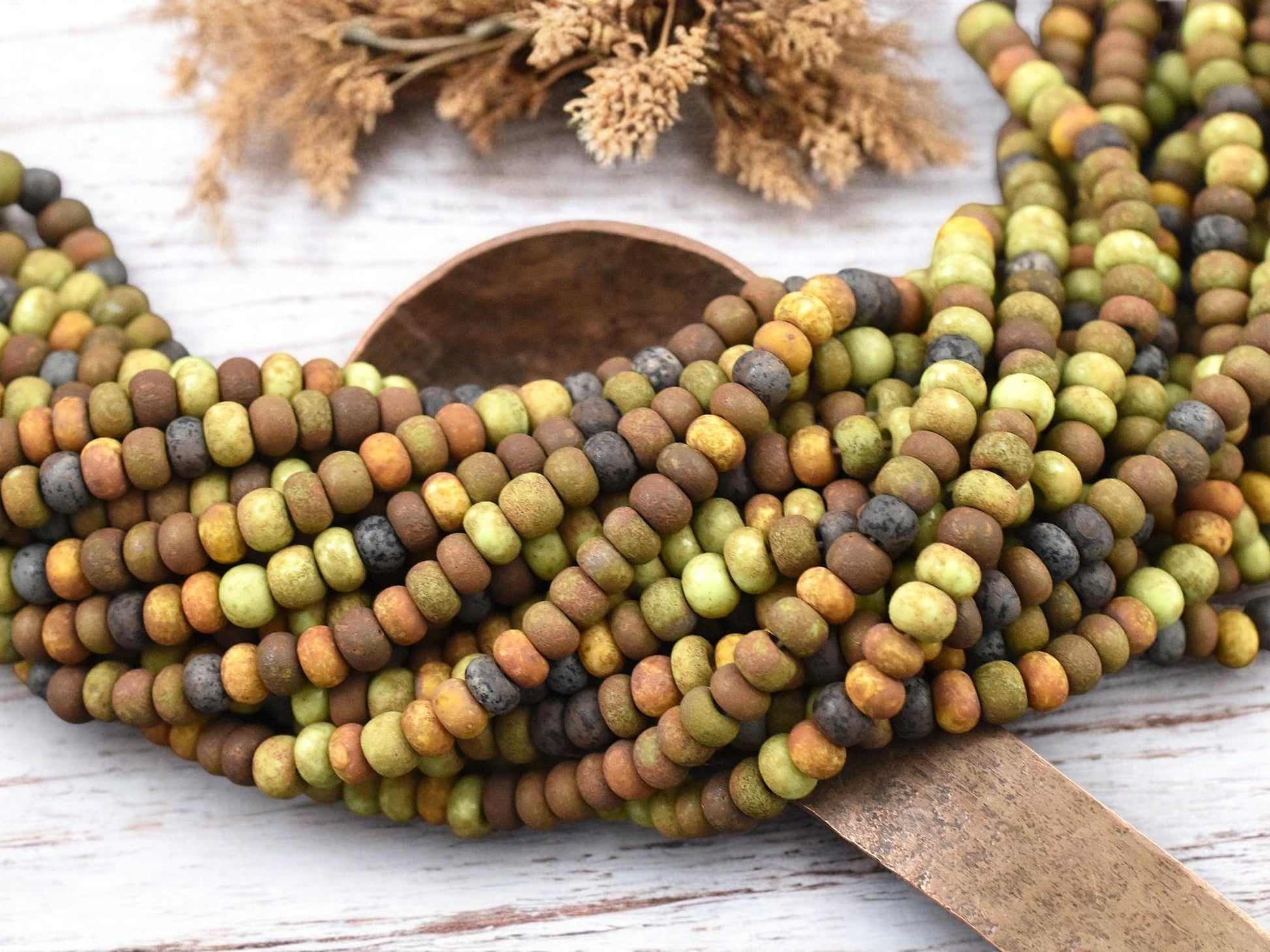 5/0 Aged Matte Rustic Mosaic Picasso Mix Seed Beads (20" Strand)