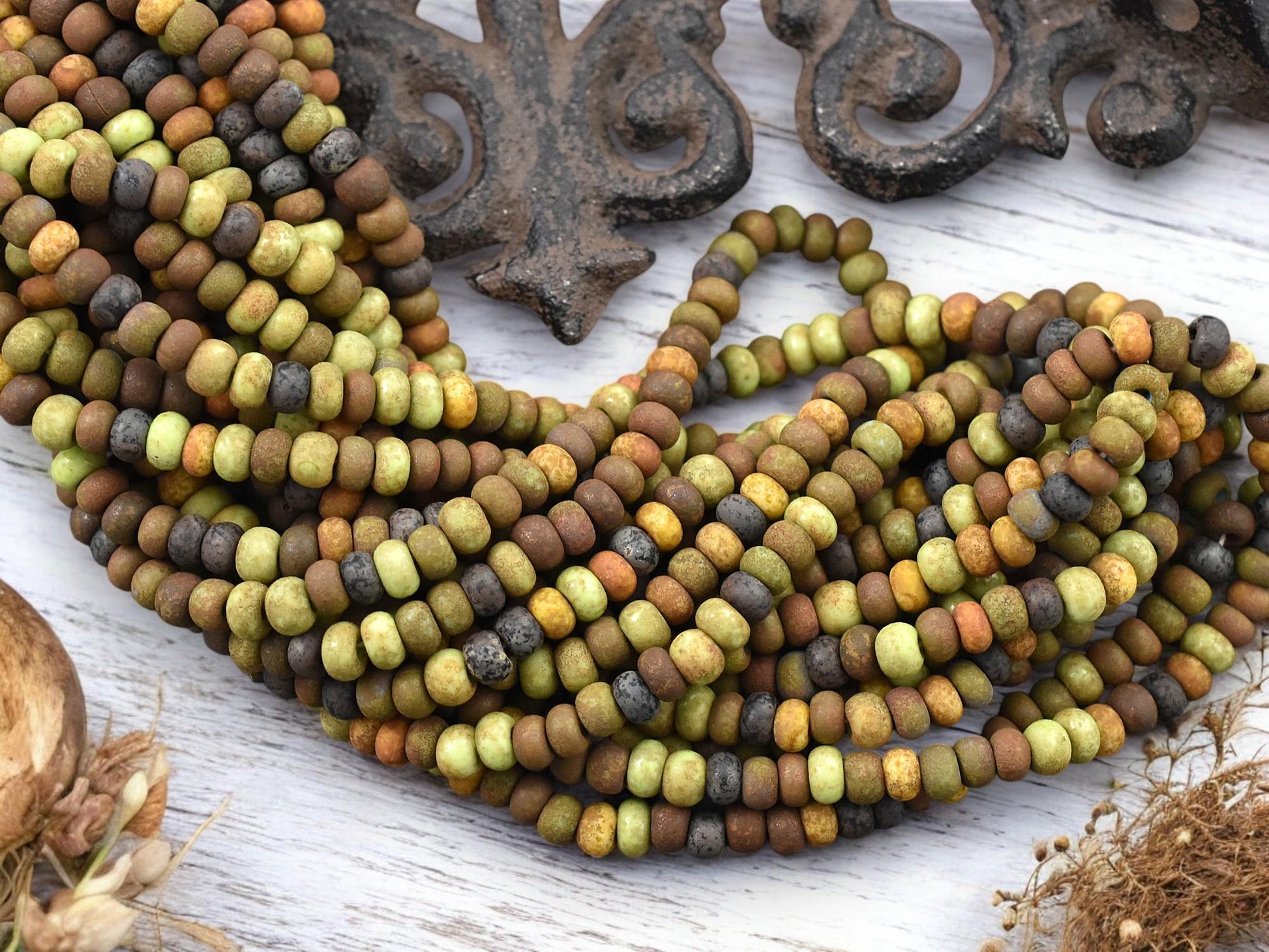 5/0 Aged Matte Rustic Mosaic Picasso Mix Seed Beads (20" Strand)