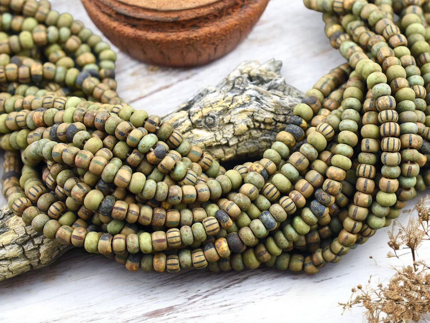 5/0 Aged Ghost Jade Striped Picasso Mix Seed Beads (20" Strand)