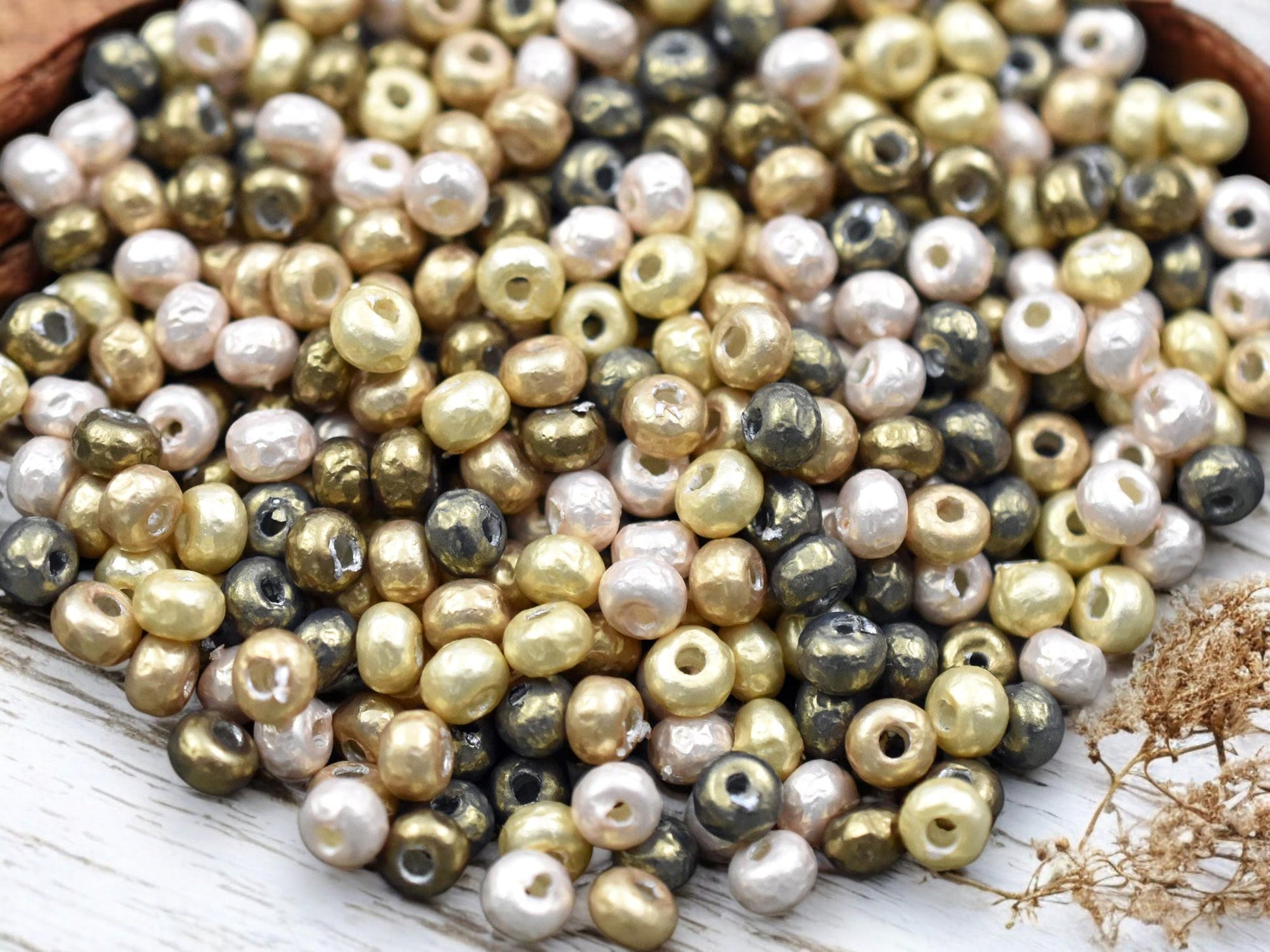 7.6g Miyuki Mixed Cream Pearl Baroque Seed Beads - Size 6/0