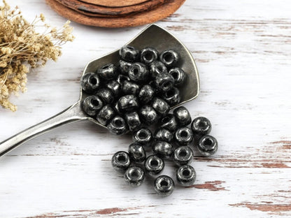 20g Jet Rembrandt 2/0 Matubo Beads