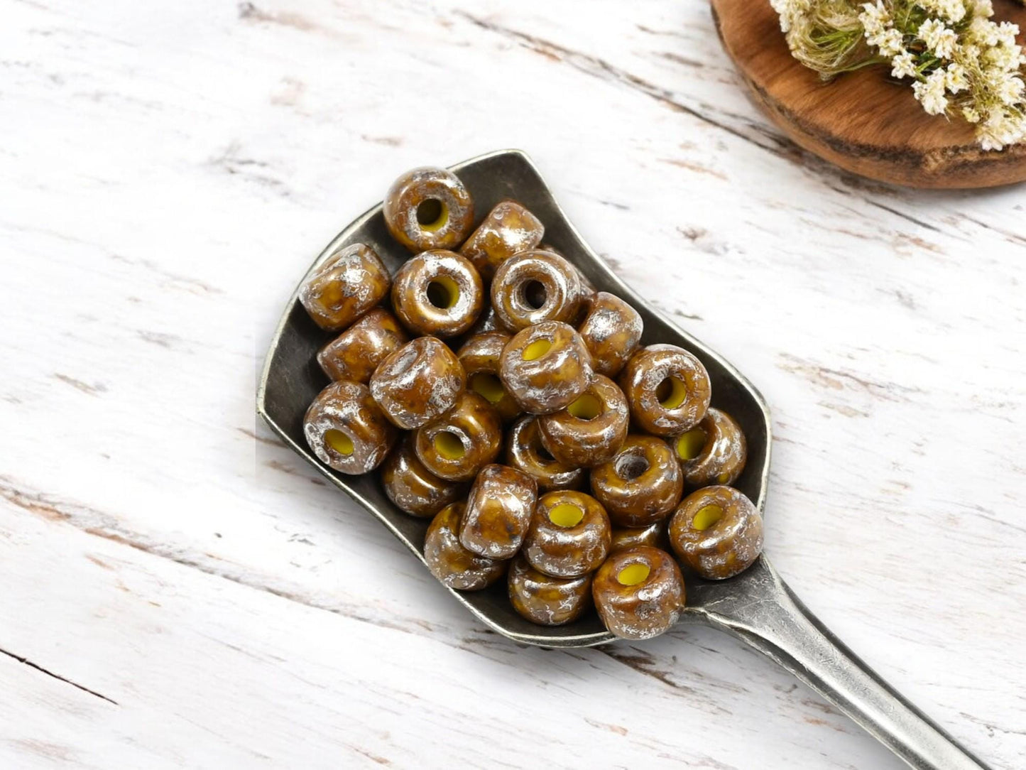 20g Lemon Rembrandt 2/0 Matubo Beads