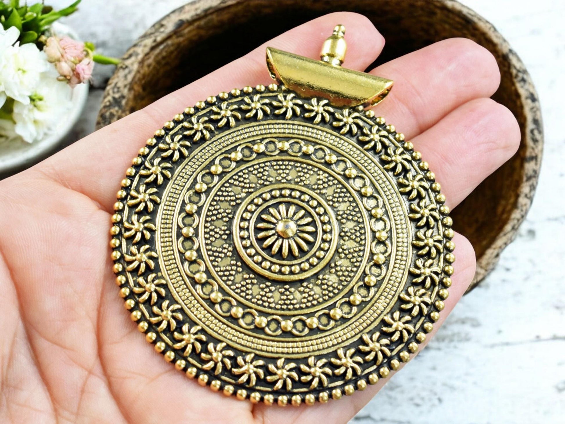 79x64mm Antique Gold Medallion Pendant