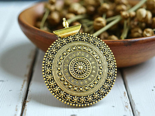 79x64mm Antique Gold Medallion Pendant
