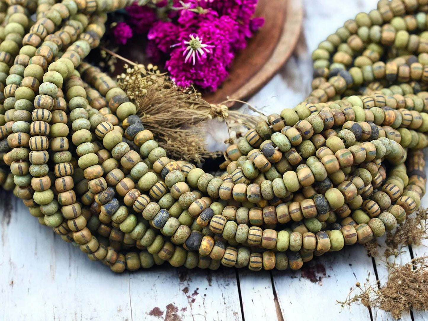 5/0 Aged Ghost Jade Striped Picasso Mix Seed Beads (20" Strand)