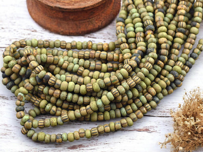 5/0 Aged Ghost Jade Striped Picasso Mix Seed Beads (20" Strand)
