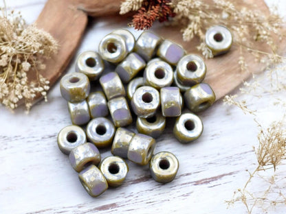 20g 3 Cut Violet Rembrandt 2/0 Matubo Beads