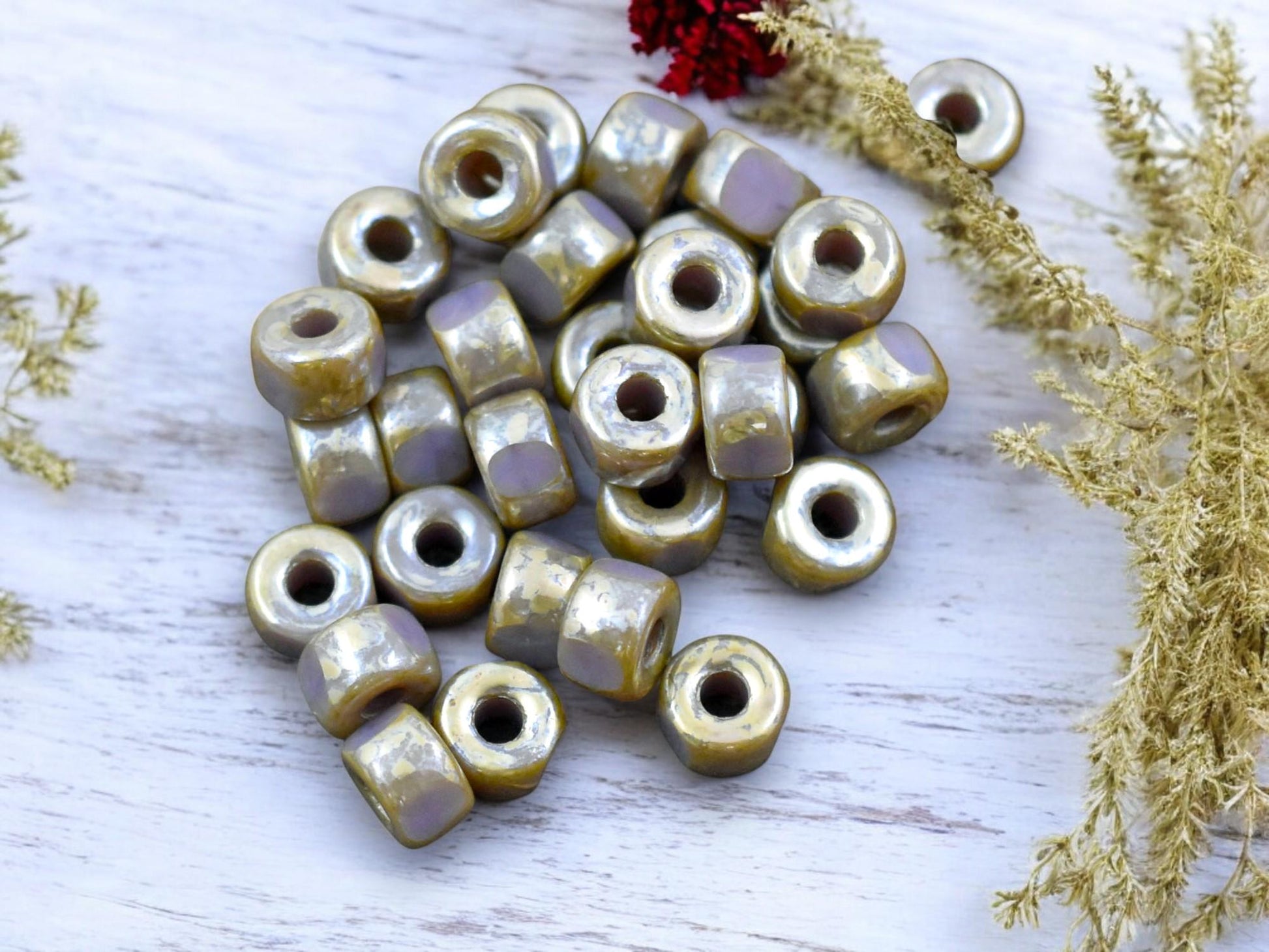 20g 3 Cut Violet Rembrandt 2/0 Matubo Beads