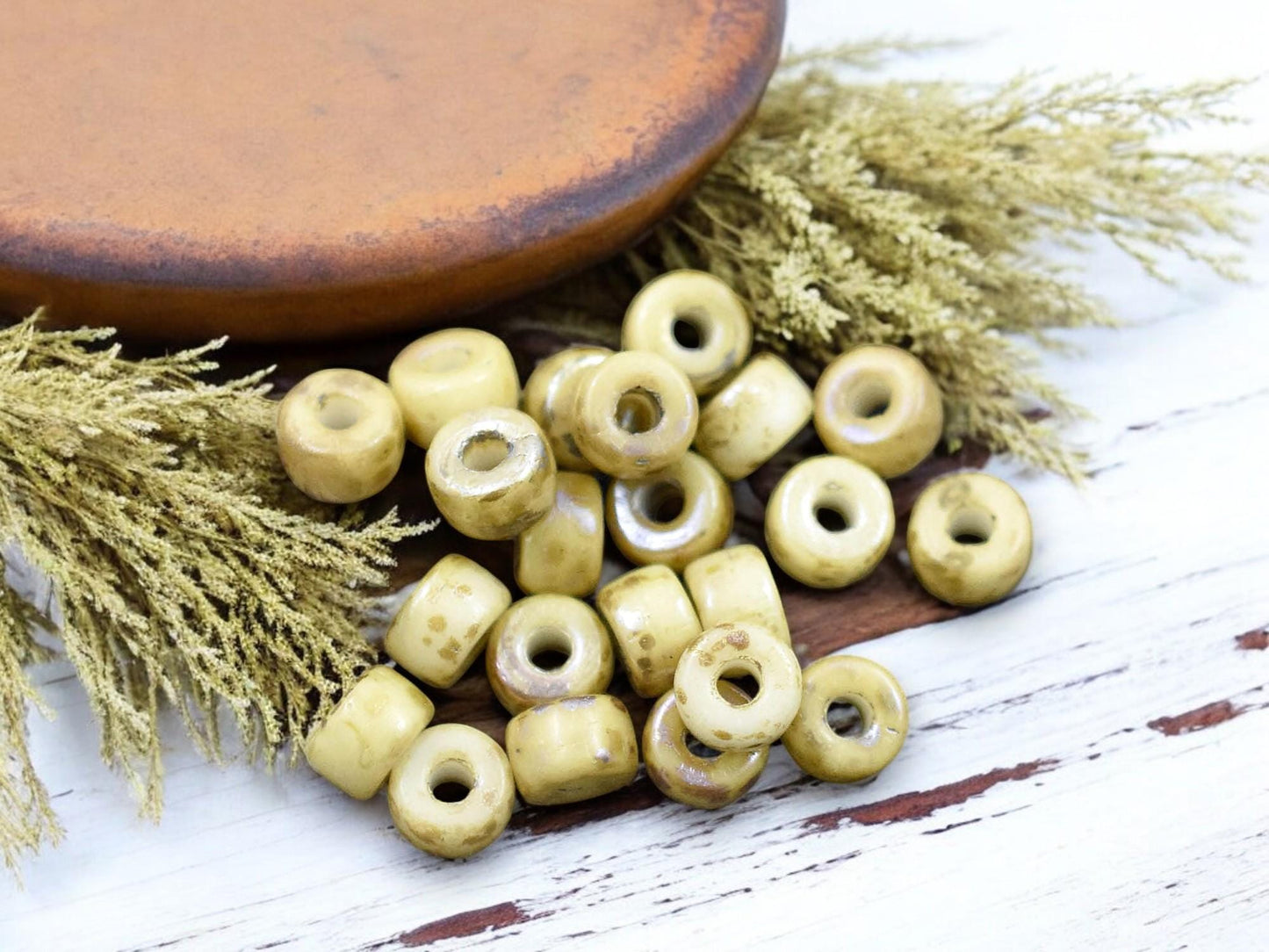 20g Opaque Chalk Rembrandt 2/0 Matubo Beads