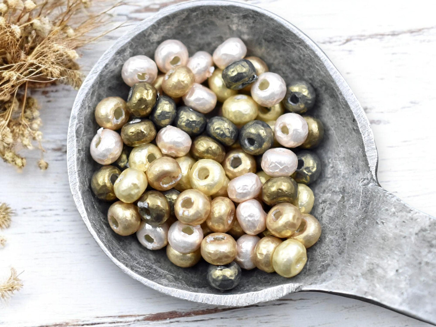 7.6g Miyuki Mixed Cream Pearl Baroque Seed Beads - Size 6/0