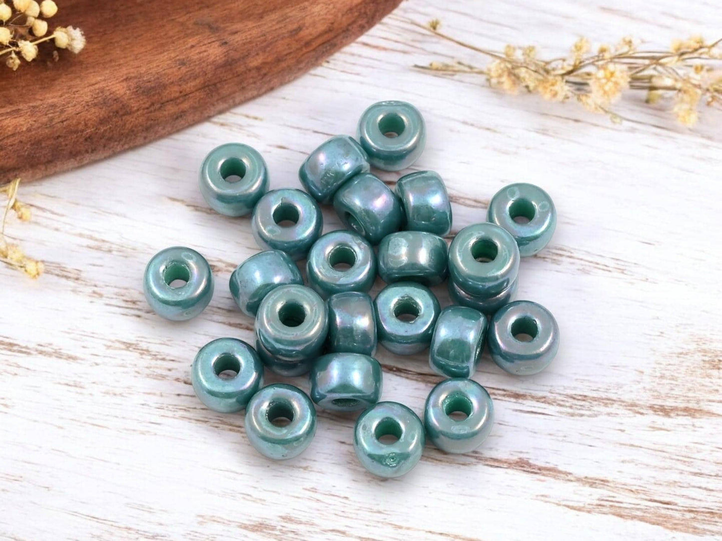 20g Green Turquoise Nebula 2/0 Matubo Beads