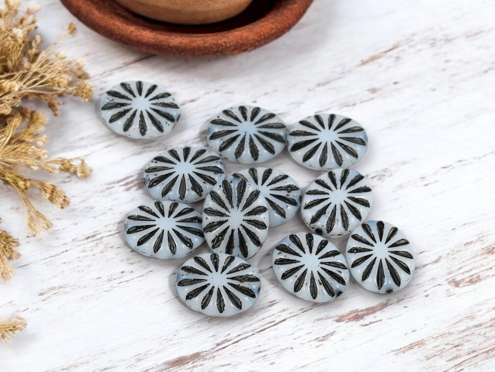 Czech Glass Beads - Oval Beads - Black White Beads - Old Stock Beads - 13x11mm - 11pcs - (2197)