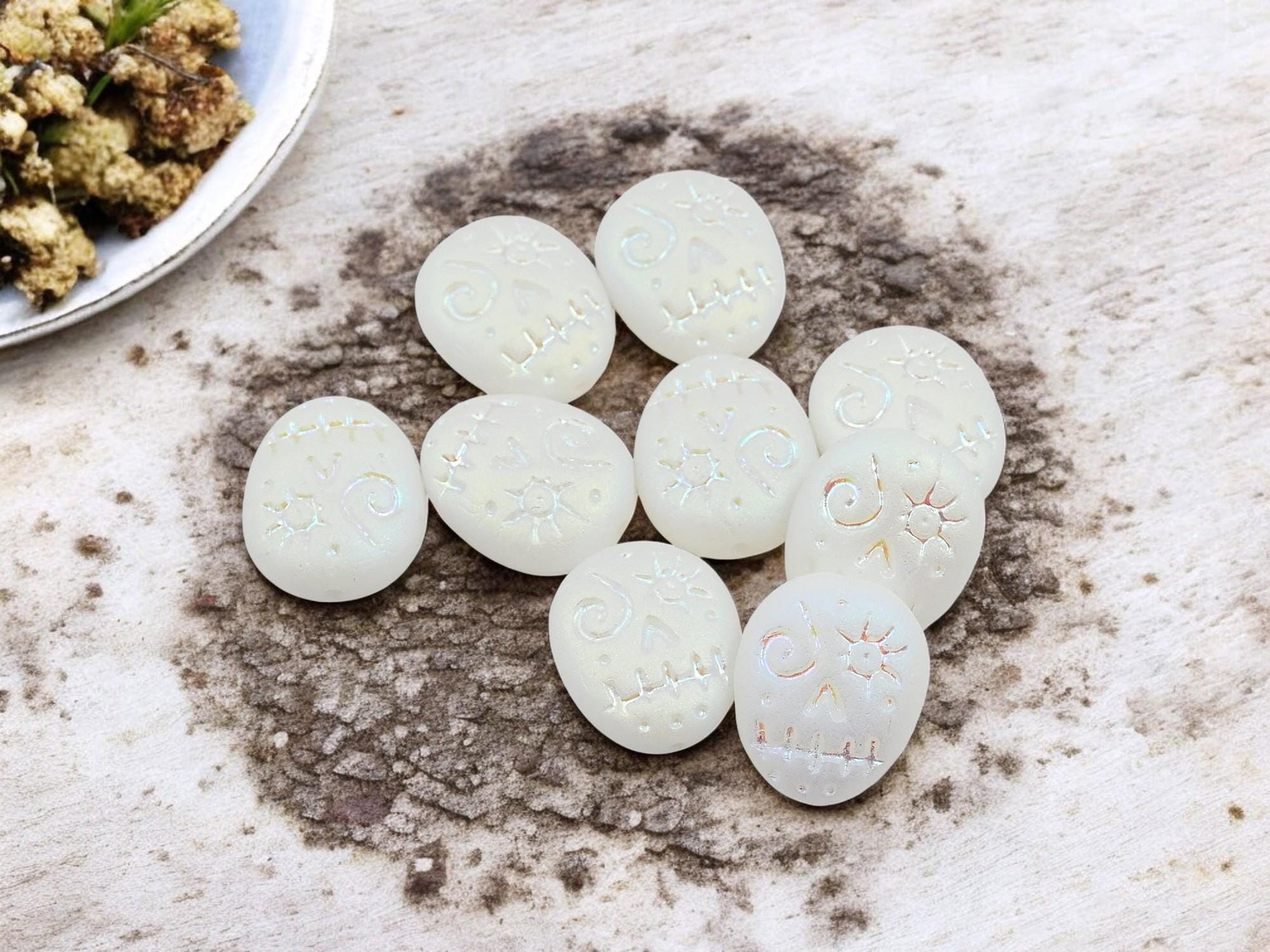 Czech Glass Beads - Skull Beads - Sugar Skull - Picasso Beads - Voodoo Beads - 15x13mm - 9pcs - (A74)