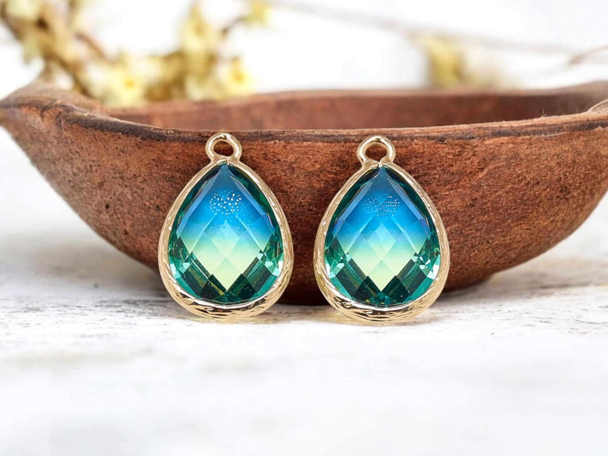 Drop Charms - Glass Pendants - Bezel Pendant - Teardrop Pendant - Gold Pendant - 23x15mm - 5pcs - (4747)