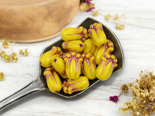 Czech Glass Beads - Flower Beads - Tulip Beads - Czech Glass Flowers - Czech Flower Beads - 12x8mm - (4070)