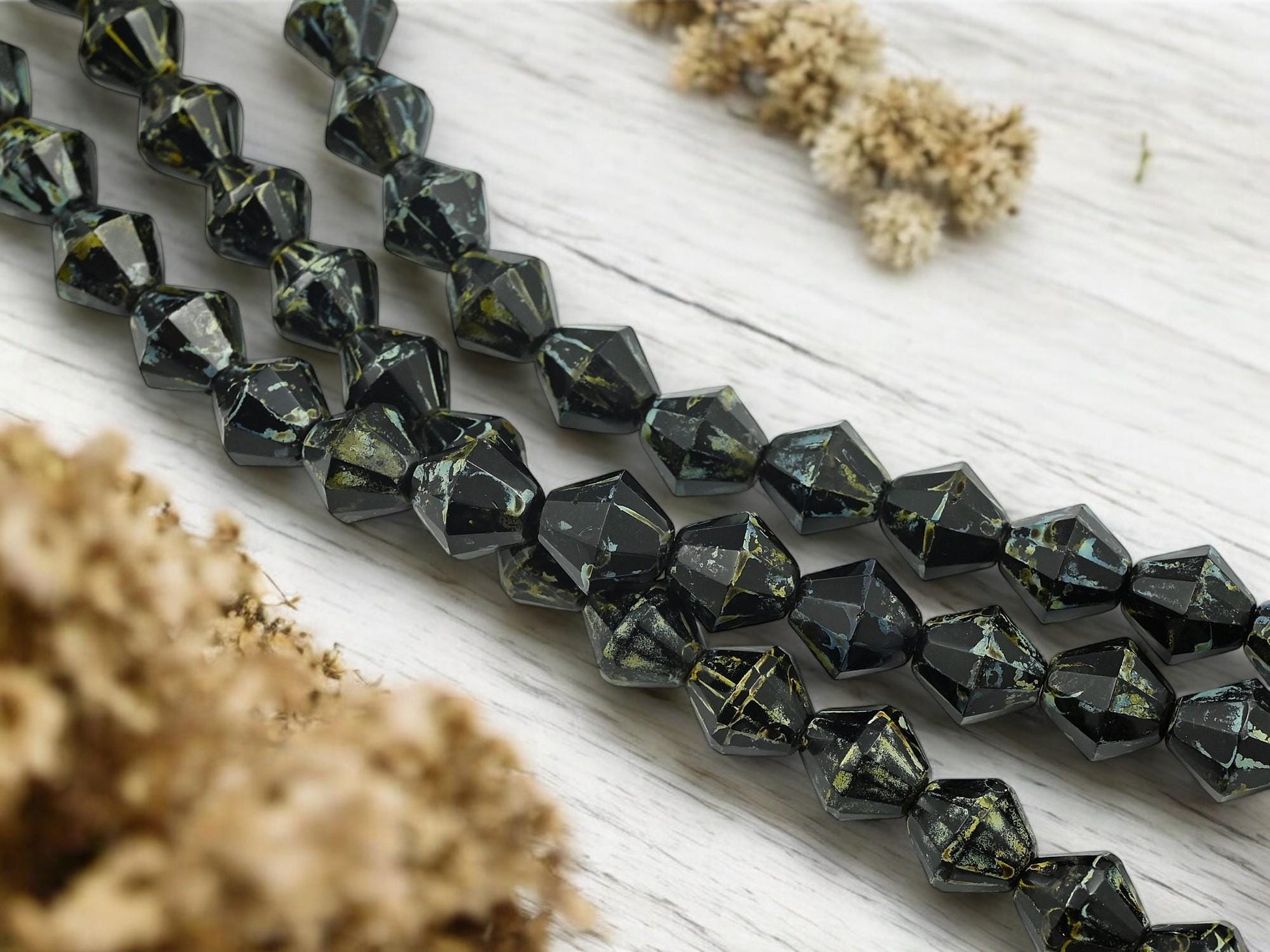 Czech Glass Large Faceted Bicone Beads - Vintage Stock - 17pcs - 12mm - (3747)