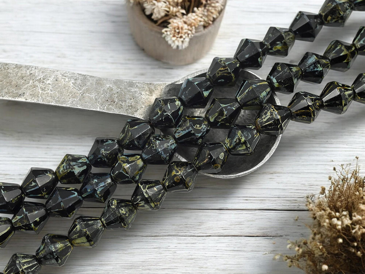 Czech Glass Large Faceted Bicone Beads - Vintage Stock - 17pcs - 12mm - (3747)